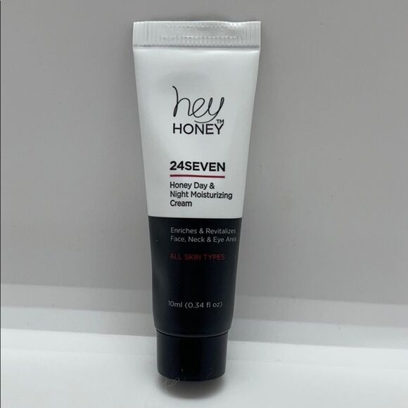 NWT IPSY December 2020 Luxe Bag - Picture 9 of 16